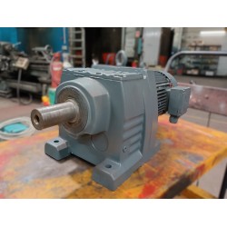 Motoréducteur occasion SEW R87 DV112M4 4 kW 1420/61 tr/min