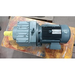 Motoréducteur occasion SEW R87 DV112M4 4 kW 1420/61 tr/min