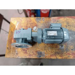 Motoréducteur occasion SEW 0,75 kW 1440/28 tr/min