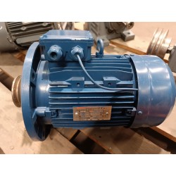 Moteur triphasé occasion 4 kW 2840 tr/min