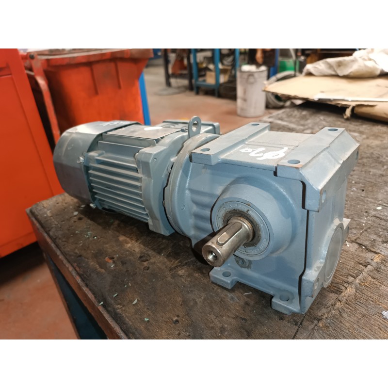 Motoréducteur occasion SEW 0,18 kW 1320/43 tr/min Motoréducteur occasion SEW 0,18 kW 1320/43 tr/min