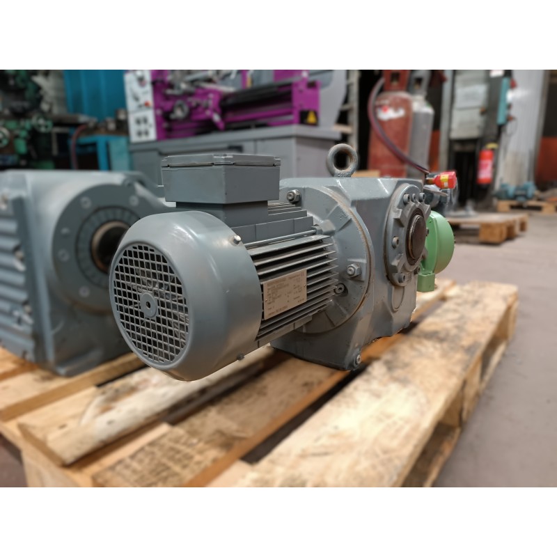Motoréducteur occasion SEW 3 kW 1400/19 tr/min Motoréducteur occasion SEW 3 kW 1400/19 tr/min