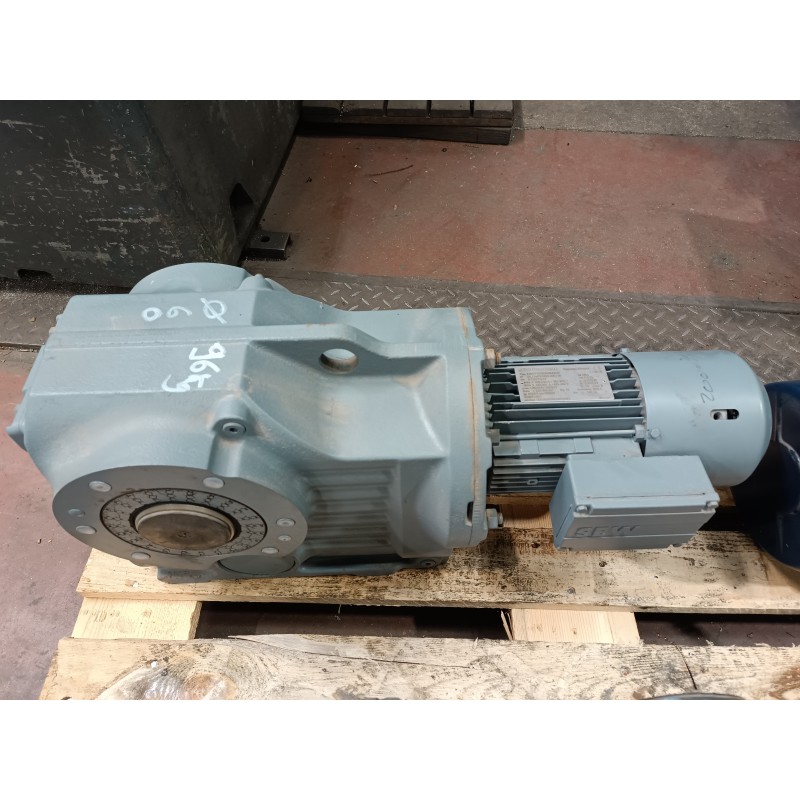 Motoréducteur occasion SEW 0,75 kW 1380/9,4 tr/min Motoréducteur occasion SEW 0,75 kW 1380/9,4 tr/min