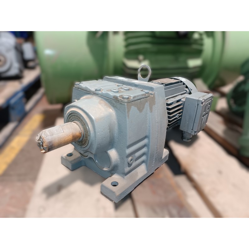 Motoréducteur occasion SEW 0,55 kW 1360/62 tr/min Motoréducteur occasion SEW 0,55 kW 1360/62 tr/min