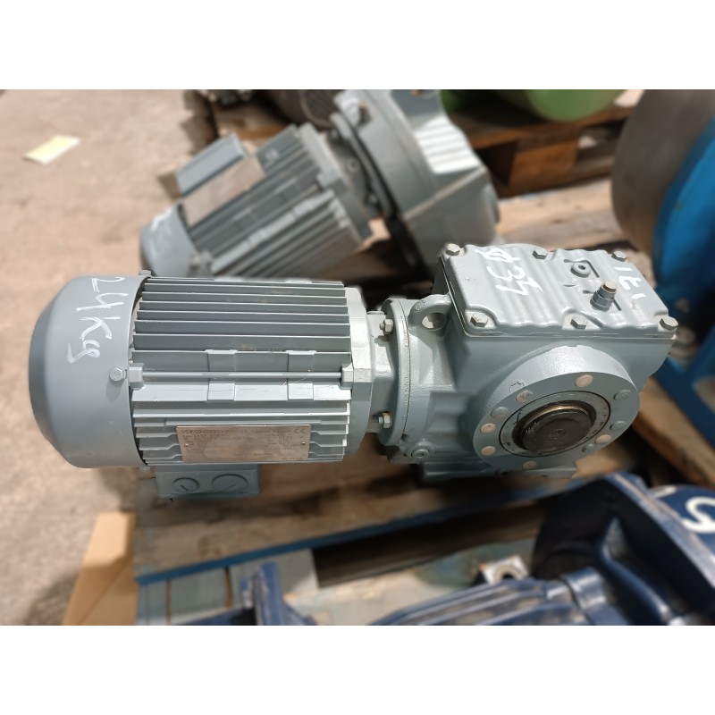 Motoréducteur occasion SEW 0,75 kW 1380/21 tr/min Motoréducteur occasion SEW 0,75 kW 1380/21 tr/min