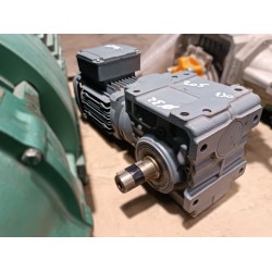 Motoréducteur occasion SEW 0,37 kW 5,7 tr/min