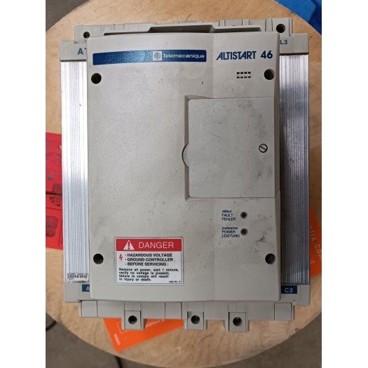 Démarreur ralentisseur progressif ATS46D47N 22kW 400 V