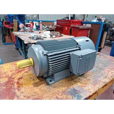 Moteur occasion SEW B3 2,5/3 kW 1400/2840 tr/min